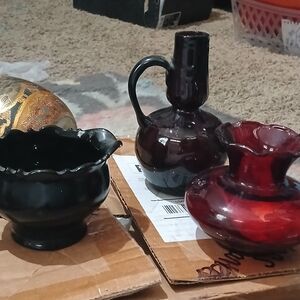 Elegant Black and Red Glass Set